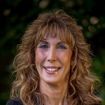 Oral Surgery Yakima WA Shelley Meet the Team A headshot photo of Shelly, an oral surgery assistant at Yakima Oral & Maxillofacial Surgery